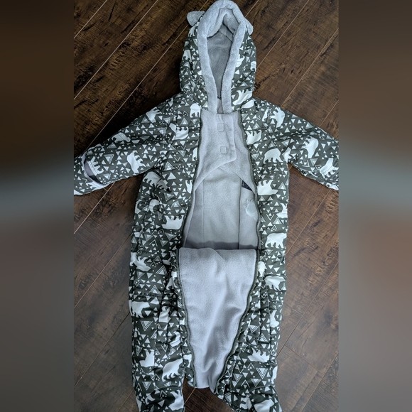Cozy Bear Print Baby Snowsuit - Picture 4 of 9